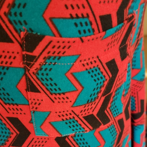 Lularoe Carly - Picture 3 of 4